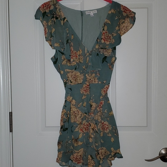 Romper - Picture 1 of 8